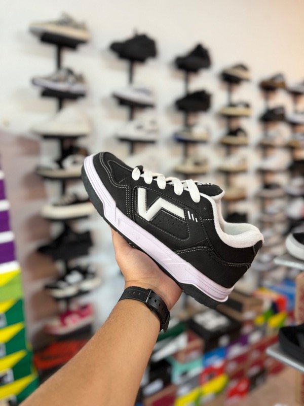 Producto - Vans upland black/white