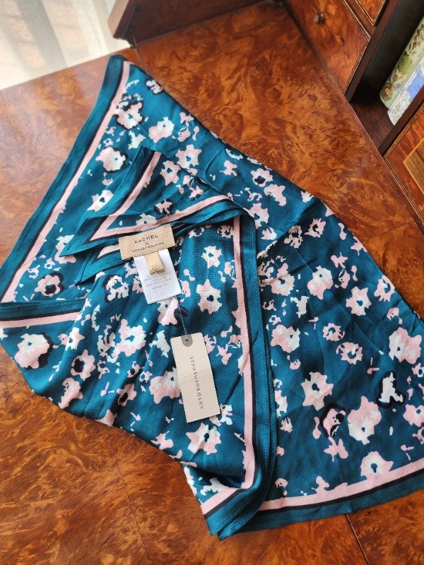 Producto - Pañuelo Triangular ANTHROPOLOGIE