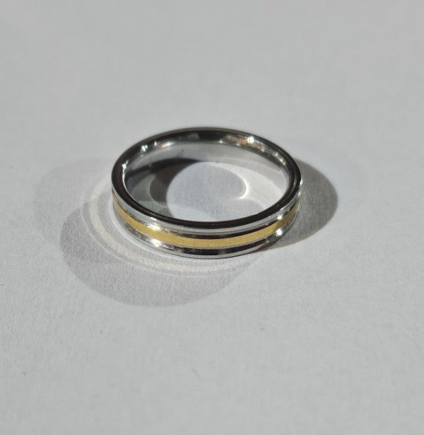 Producto - Anillo combinado linea dorada