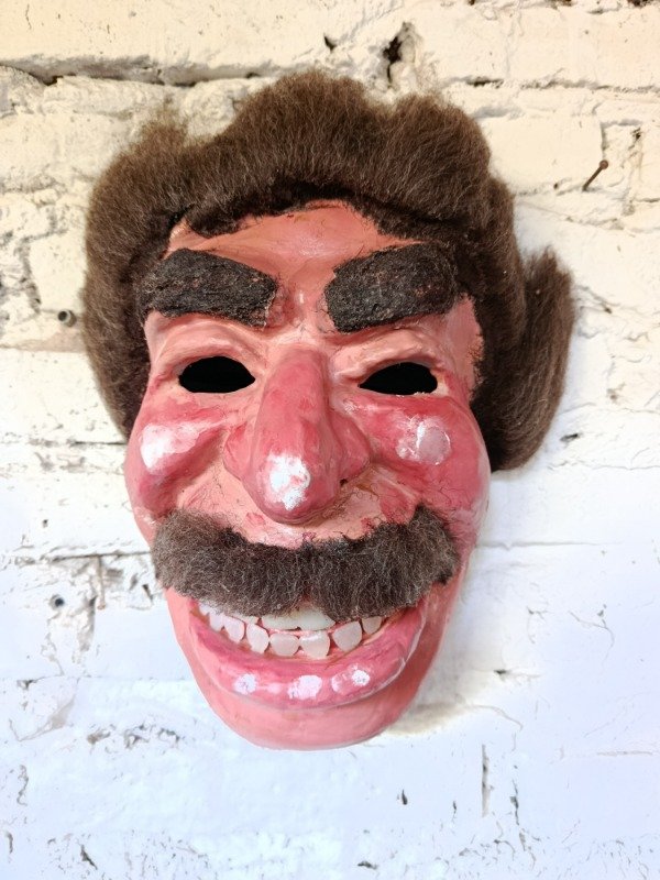 Producto - Mascara Molina Campos hombre de estancia