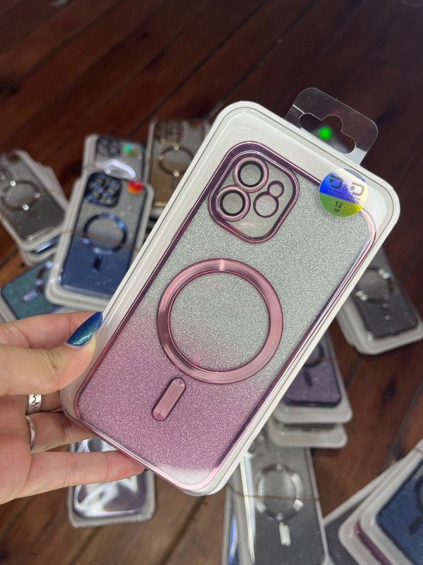 Producto - Funda magsafe rosa con brillo y protector de camara