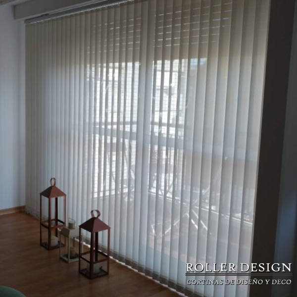 Producto - Cortina Sunscreen de bandas verticales (Blanca)