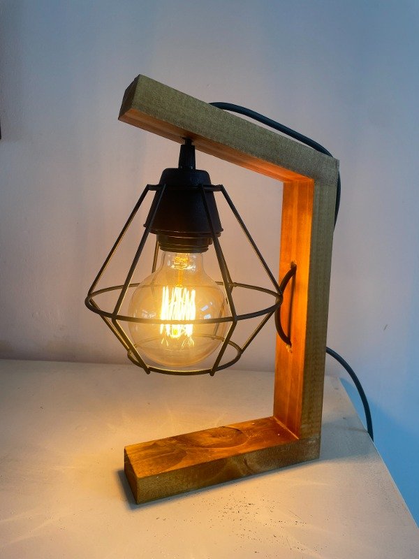 Producto - Lampara de diseño en madera industrial