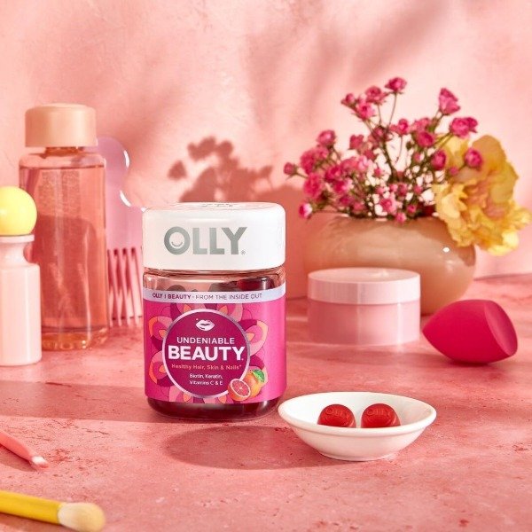 Producto - OLLY Undeniable Beauty Gomitas de belleza para el cabello, piel, uñas (60 un) - 0