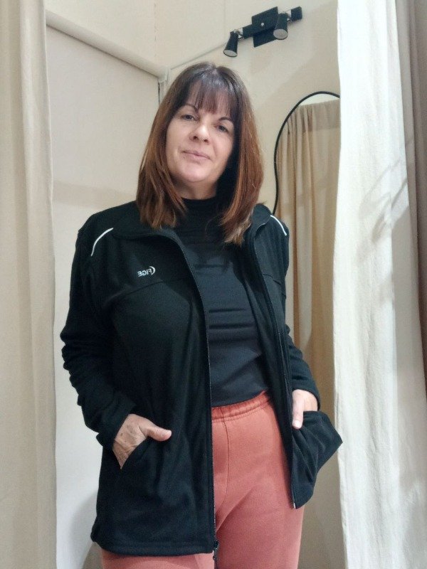 Producto - Campera negra Darlon con  vivos blanco FG