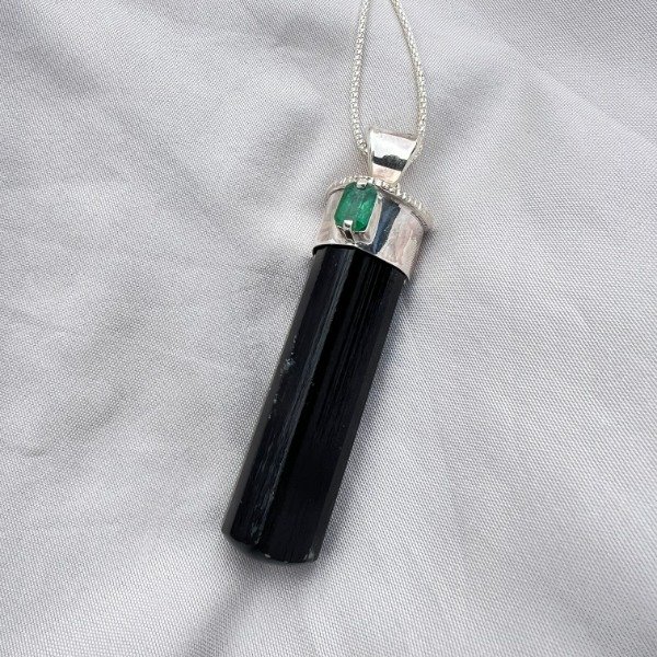 Producto - DIJE TURMALINA NEGRA CON ESMERALDA FACETADA - 0