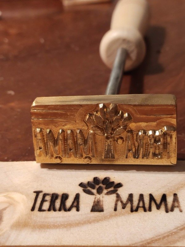 Producto - Sello de Bronce Personalizado 3 x 1.5cm - Para Cuero Madera Pan