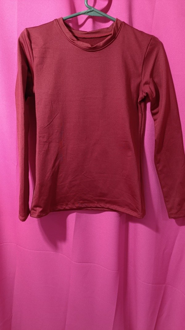 Producto - Camiseta termica unisex bordo