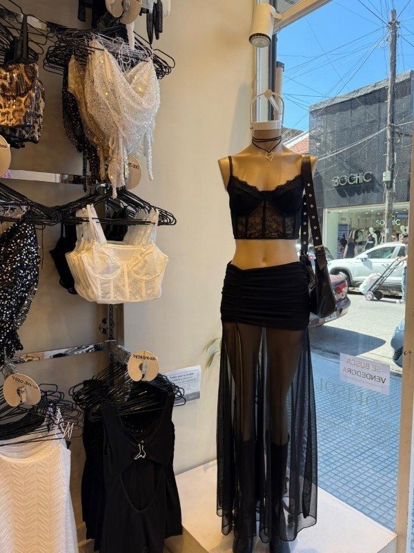 Producto - [4871] Pollera larga c/tajo y forreria tul