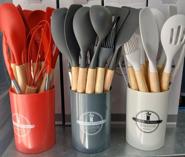 Producto - Utensilios cocina juego silicona kit 13 piezas mango bambú