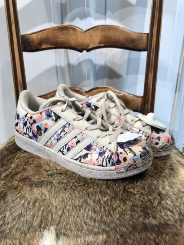 Producto - Zapatillas ADIDAS SUPERSTAR Talle 34- PRECIO:  40x
