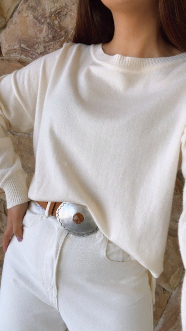 Producto - SWEATER BASICO (NATURAL)