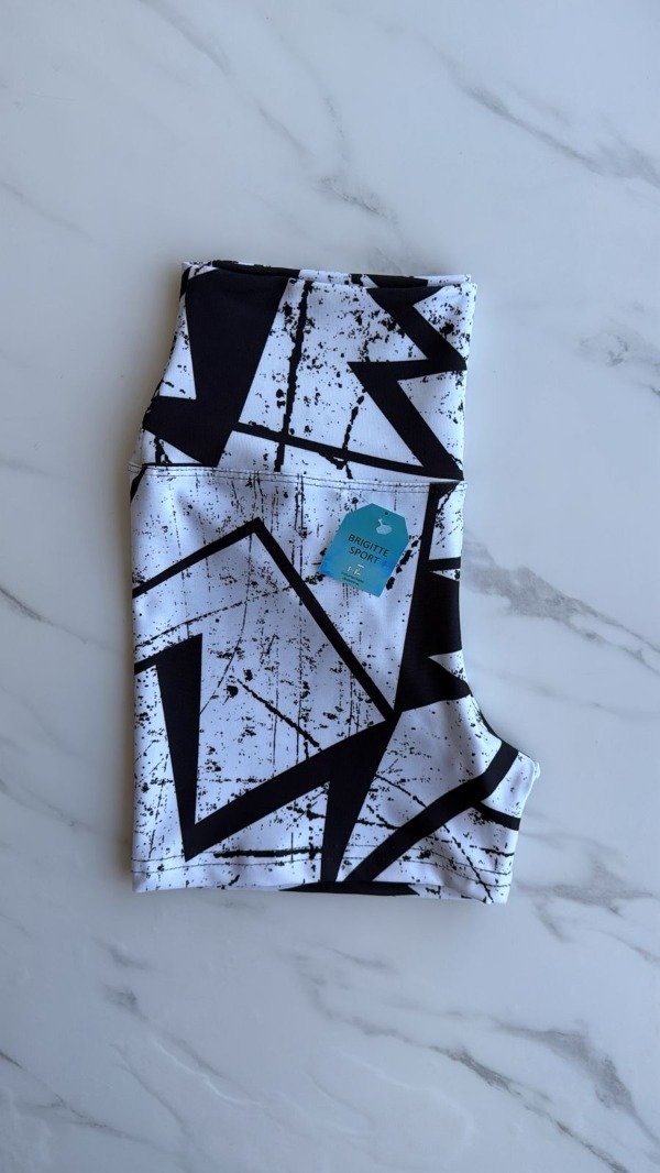 Producto - Estampa con detalles en negro