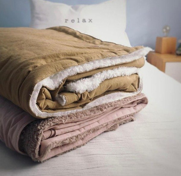 Producto - Manta de tusor con corderito