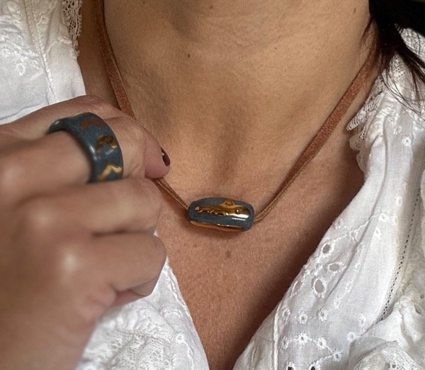 Producto - Collar con dije pasante Azul oscuro