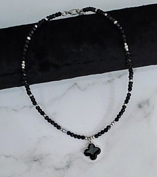 Producto - Chocker Rocas de Cristal con Flor Esmeralda