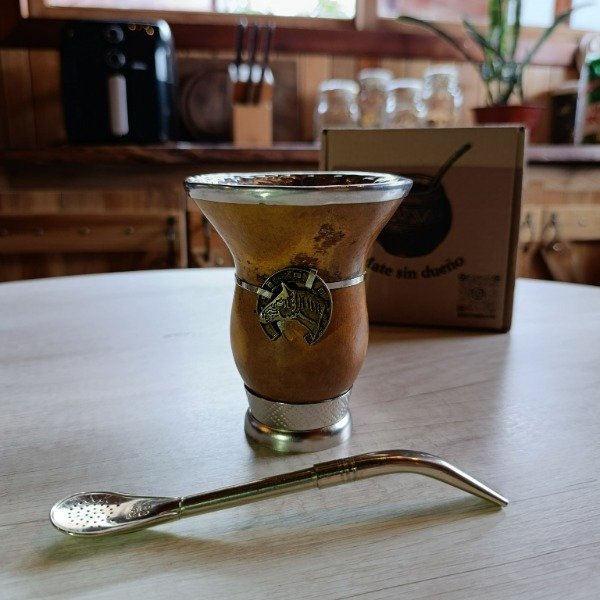 Producto - Calabaza pulida con virola de aluminio y base de acero inoxidable y dije