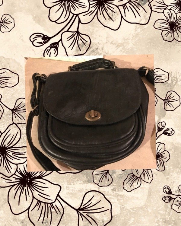Producto - Cartera Bandolera de cuero Negro