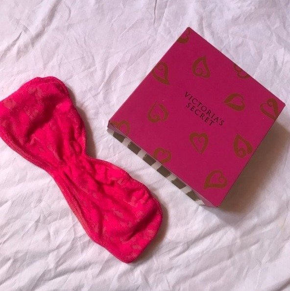 Producto - Vintage Y2K PINK by Victoria's secret lace bandeau top bikini. Size: M