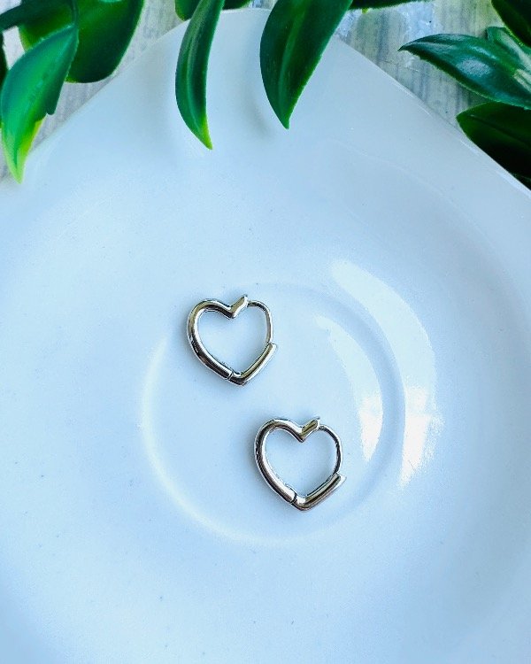 Producto - ARO CORAZON DORADO ENCHAPADO PLATEADO.