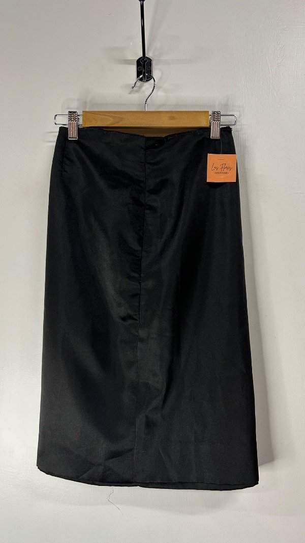 Producto - FALDA SASTRERA NEGRA BRILLANTE