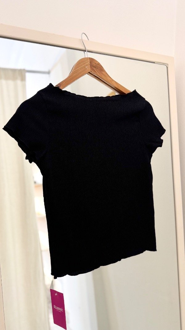Producto - Remera Aries Negro