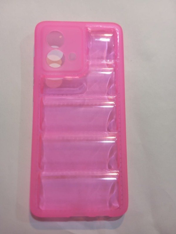 Producto - Funda Puffer Fucsia Traslúcido para Moto G84