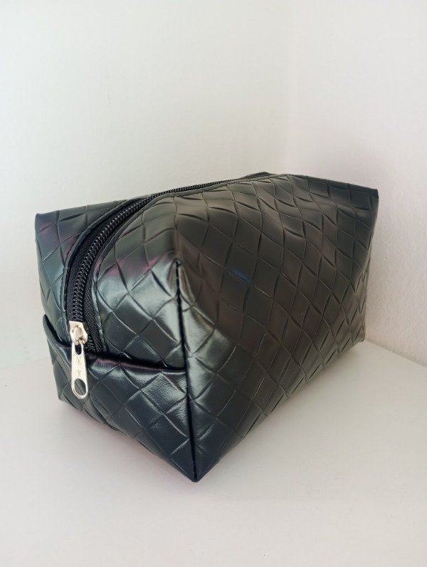 Producto - Neceser Negro Cuadrados
