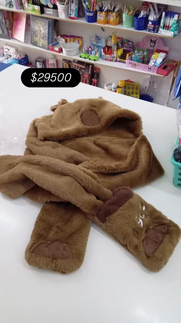 Producto - Gorro de capibara con bufanda y manopla