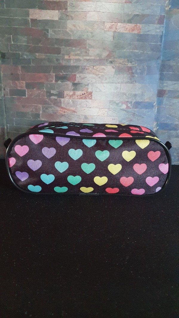 Producto - Cartuchera Ovalada Corazones