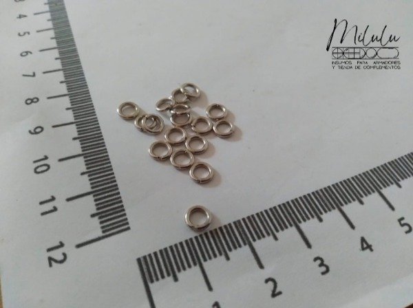 Producto - Argollitas plateadas 5mm Refuerzo medio (1.2)