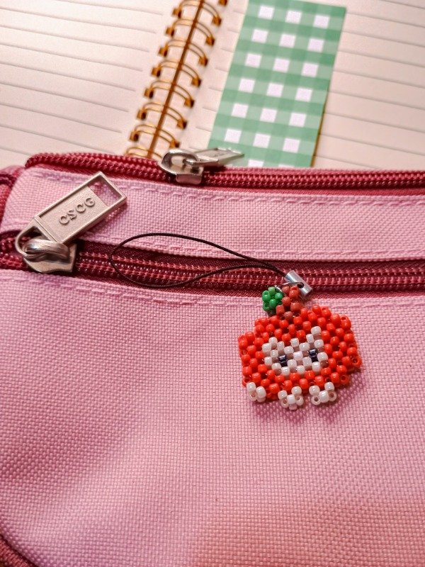Producto - Charm Gatito Manzana