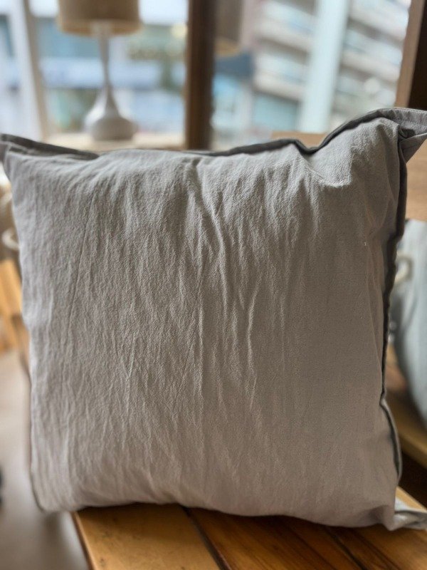 Producto - ALMOHADON GRIS PLATA 50X50