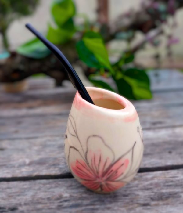 Producto - MATE OVO CERAMICA MANTECA Y ROSA