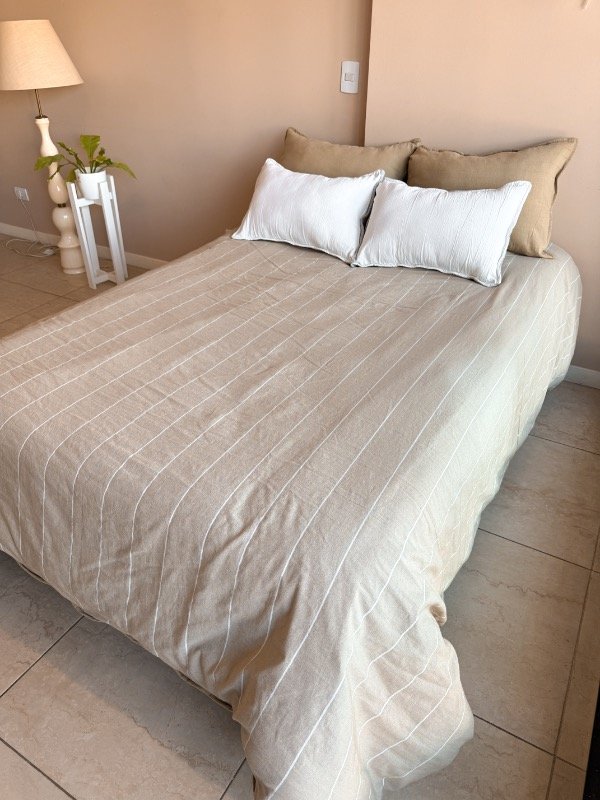Producto - Cubre Edredon King 260x260 (con 2 fundas de REGALO)