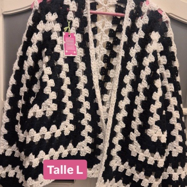 Producto - Cardigan Granny Blanco y negro