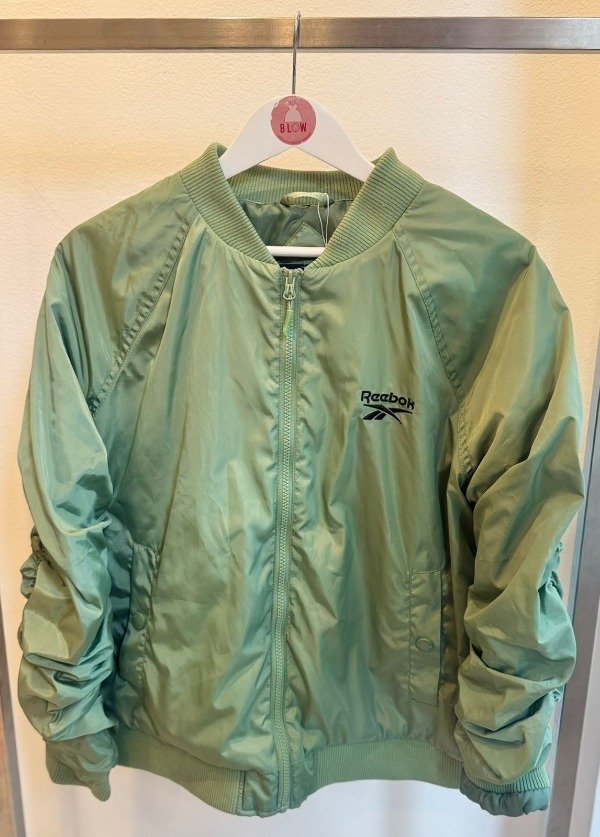 Producto - Campera REEBOK (L)