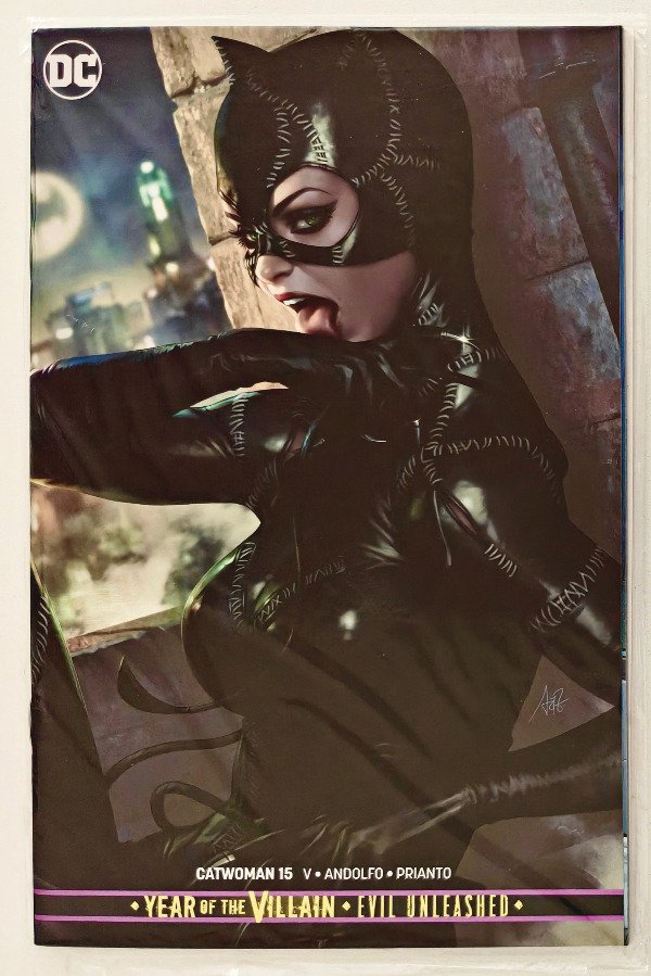 Producto - Catwoman #15 (2019) - Variante foil, exclusiva de convención, por Artgerm