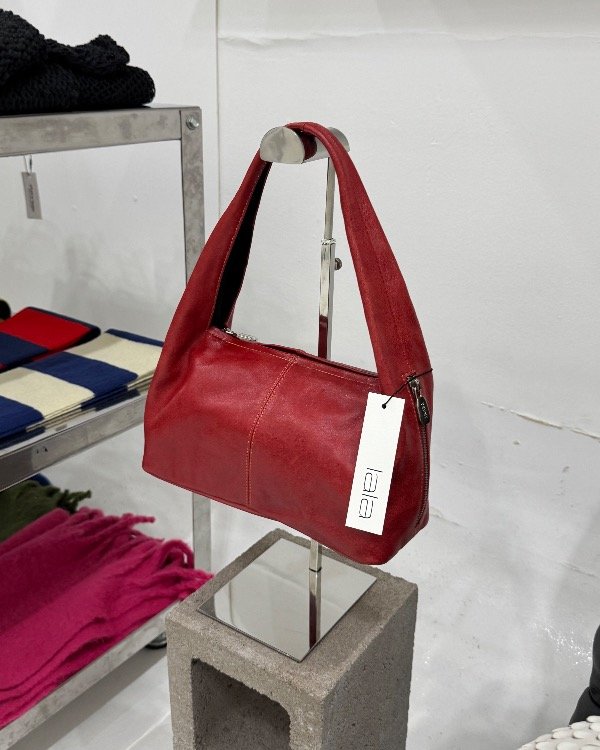 Producto - shoulderbag roja leather