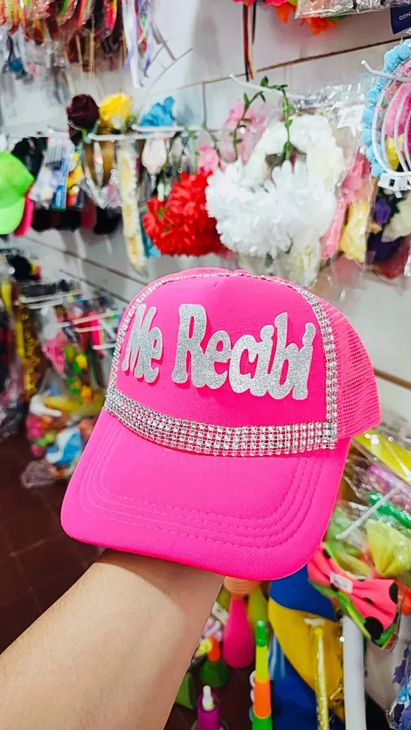 Producto - Gorra Fluo Rosa ME RECIBI con stras y luz