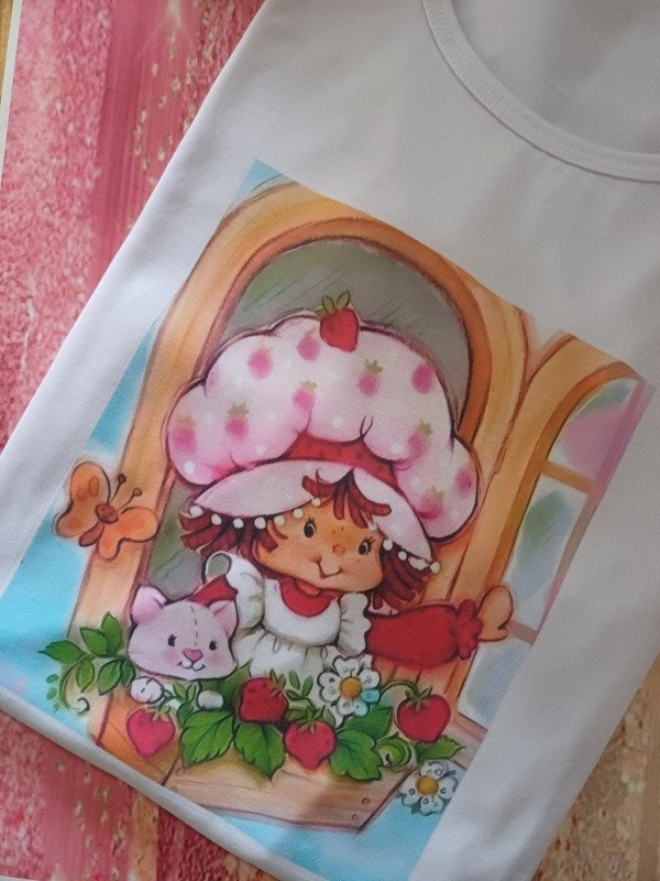 Producto - Remera Mujer Frutillitas Ventana