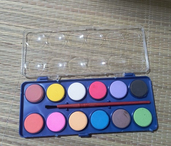 Producto - Acuarela katana x 12 colores
