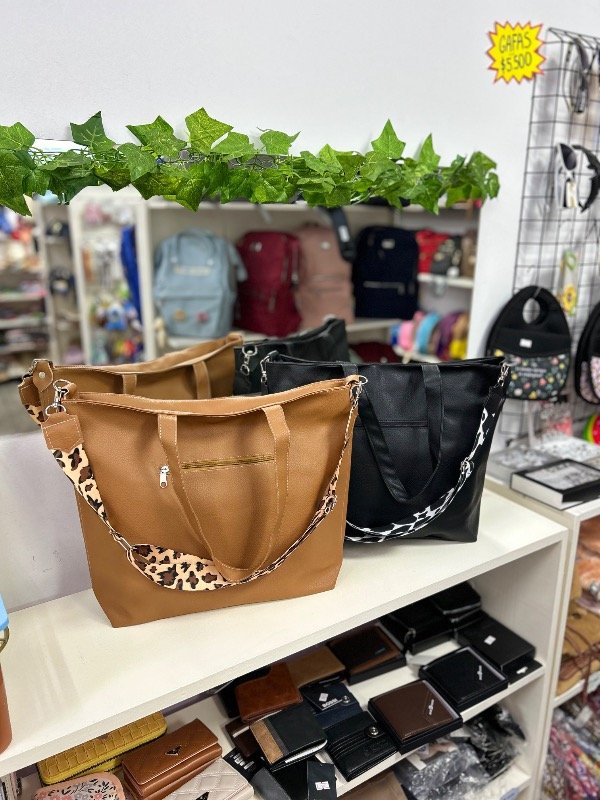 Producto - Cartera bolso negra o marrón con Correa estampada