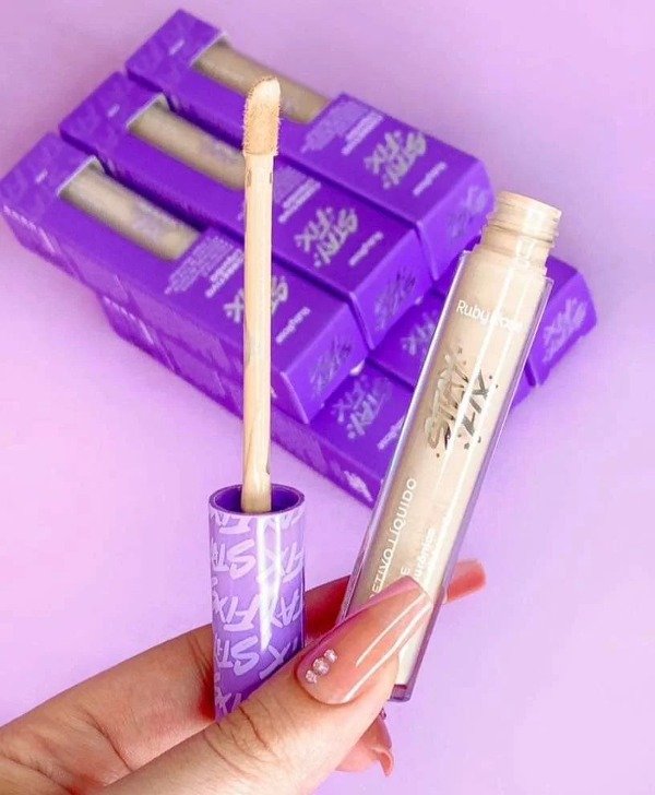 Producto - CORRECTOR LÍQUIDO STAY FIX - RUBY ROSE