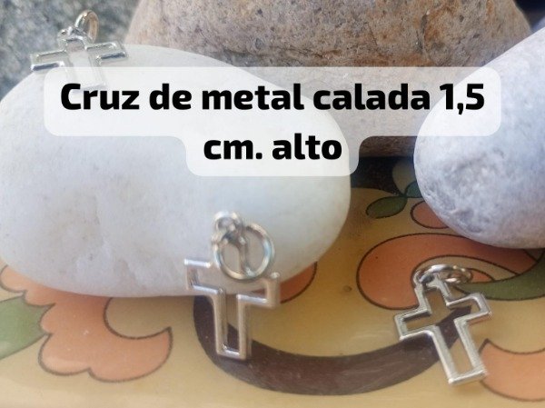 Producto - Cruz metal calada 1,5 cm. alto
