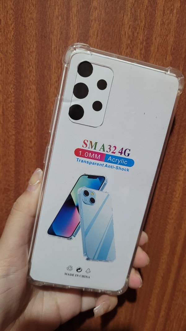 Producto - Funda transparente a32