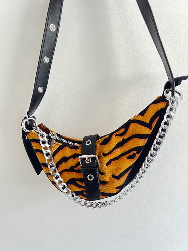 Producto - volcano minibag (transferencia ARS 23.984)