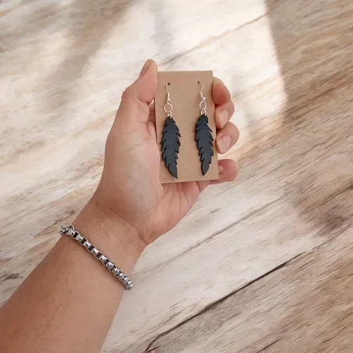 Producto - Aritos de Plumas versión en negro