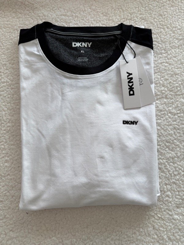Producto - Remera DKNY Blanca