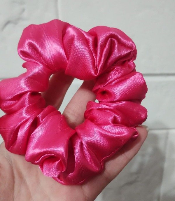 Producto - Scrunchie Fucsia de Raso